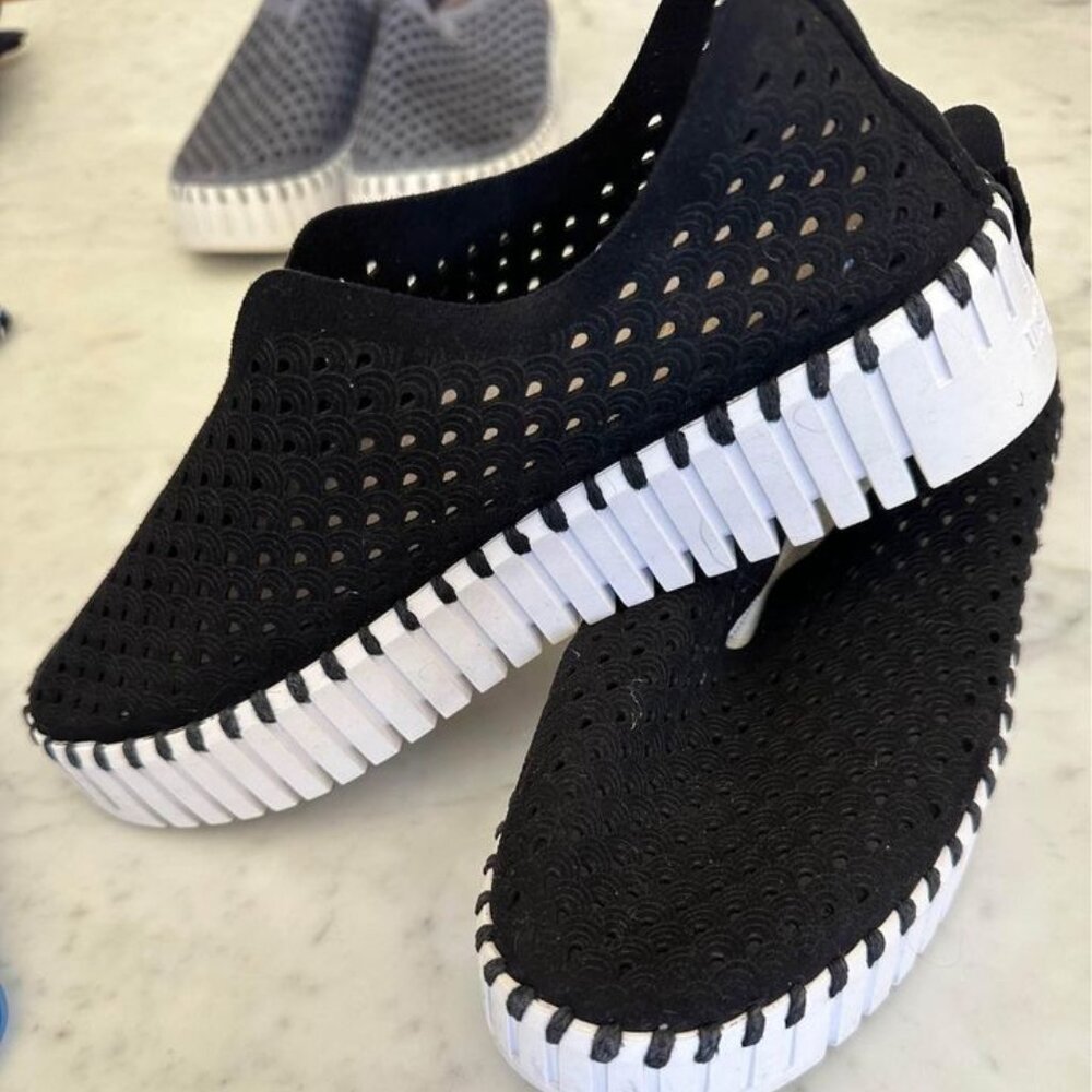 Ilse Jacobsen Plateau Tulip Black Platform Shoes